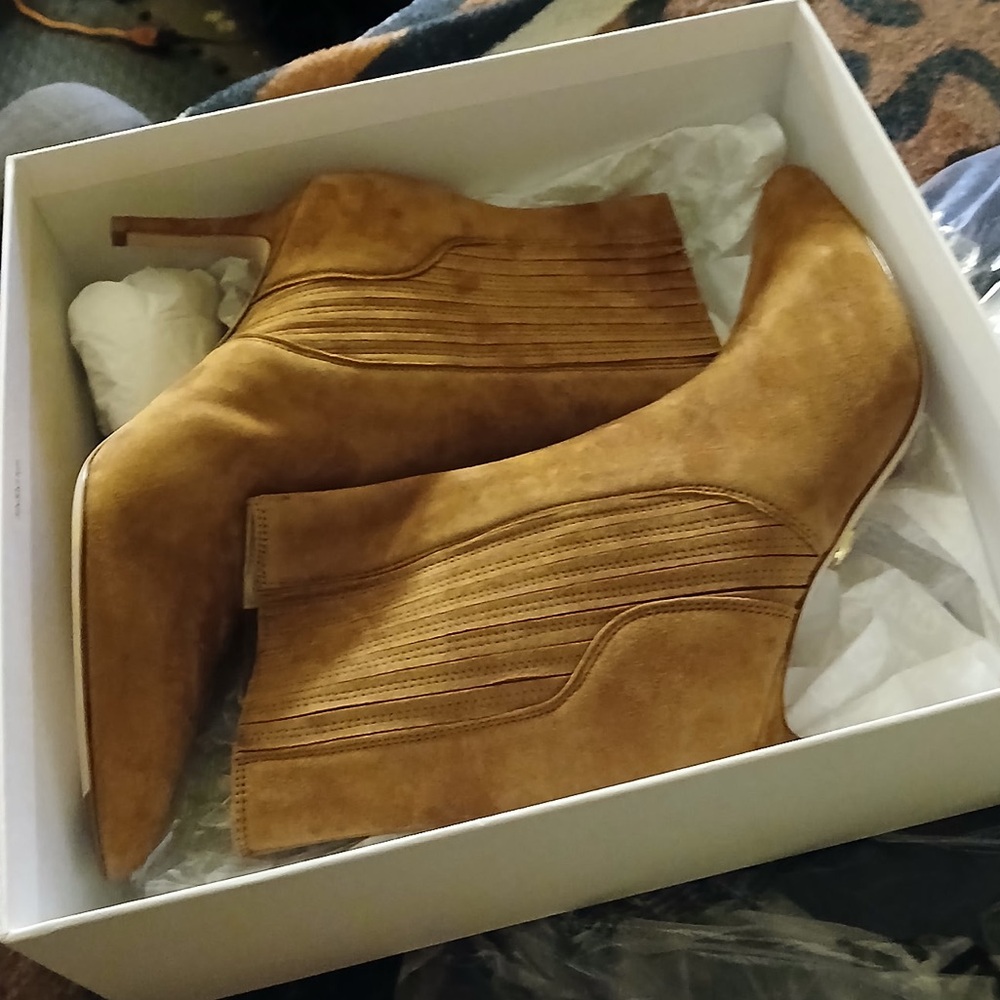 Veronica Beard Lisa Mid Heel Ankle Boots, Elegant Suede Hazelwood Color - Picture 6 of 8